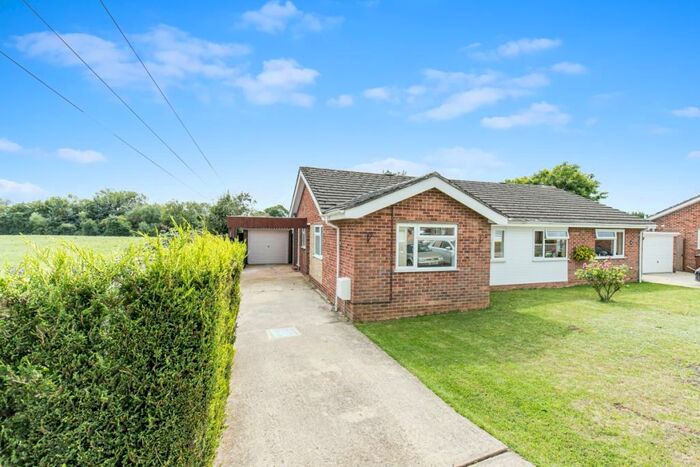 3 Bedroom Semi-Detached House To Rent In Rowel Drive, Begbroke, OX5