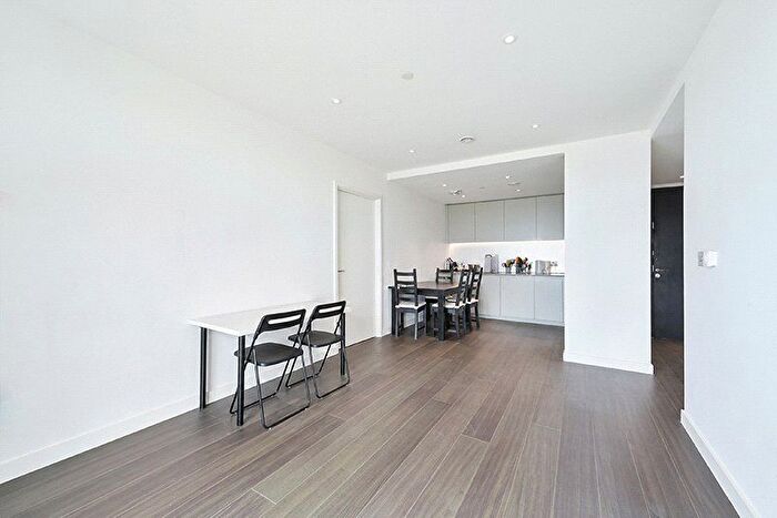 2 Bedroom Flat To Rent In Cutter Lane, London, SE10