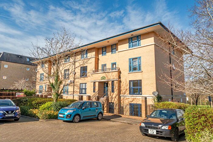 1 Bedroom Flat To Rent In North Row, Central Milton Keynes, Milton Keynes, MK9