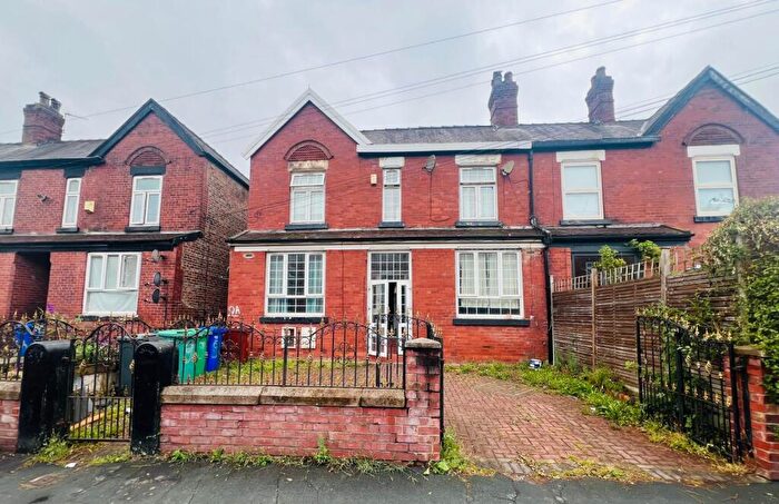 4 Bedroom Semi-Detached House To Rent In Buckhurst Road, Manchester, M19