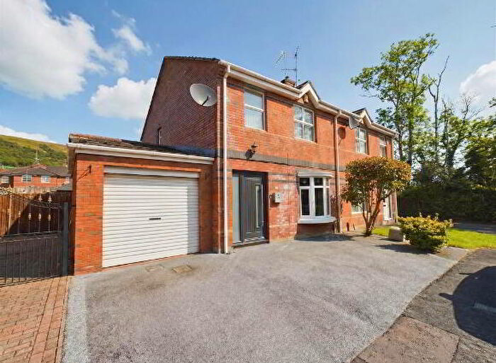 3 Bedroom Semi-Detached House For Sale In Airfield Heights, Belfast, BT11