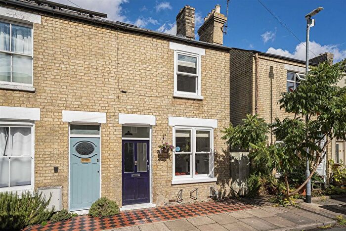 3 Bedroom End Terrace House For Sale In Stone Terrace, Cambridge, CB1