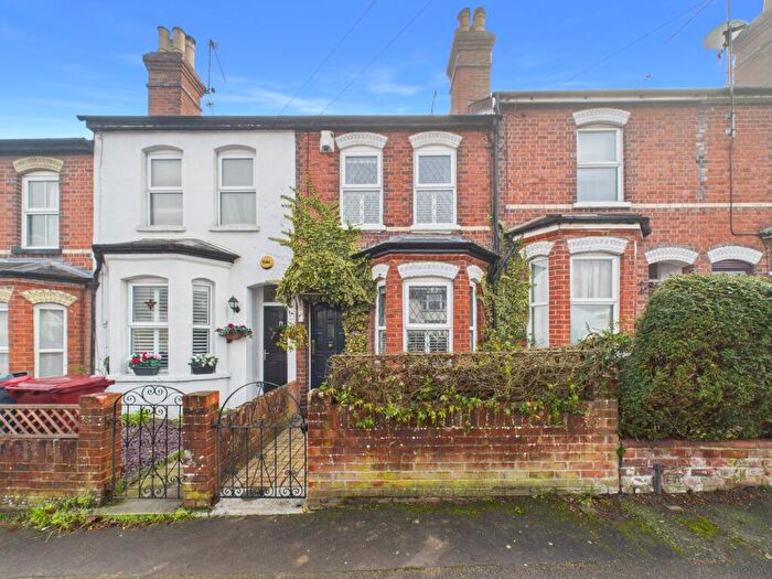 2 Bedroom Terraced House For Sale In Grovelands Road, Reading, RG30
