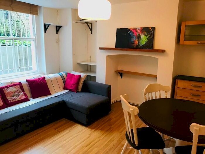 2 Bedroom Flat To Rent In St. Michael's Road, London, SW9
