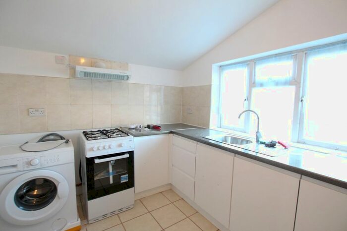 1 Bedroom Flat To Rent In Movers Lane, Barking, IG11