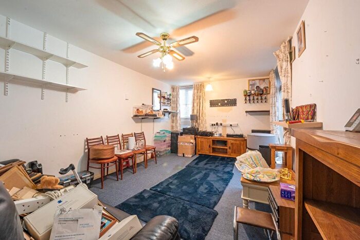 2 Bedroom Flat For Sale In Tollhurst Drive, London, London, W10