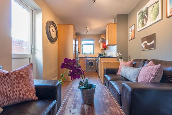 4 Bedroom Terraced House To Rent In Talbot Road, Portsmouth, PO4