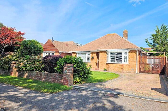 2 Bedroom Detached Bungalow For Sale In Cottes Way East, Hill Head, PO14