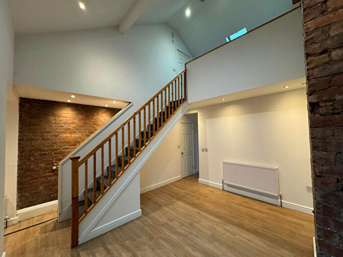 2 Bedroom Flat To Rent In Colliery Street, Manchester, M11