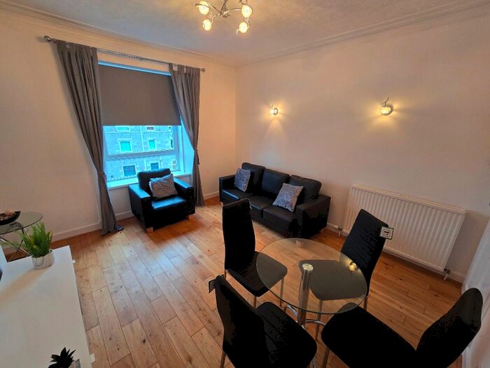 2 Bedroom Flat To Rent In Holburn Street, City Centre, Aberdeen, AB10