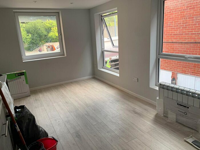 1 Bedroom Flat To Rent In Oakbank Road, Woolston, SO19