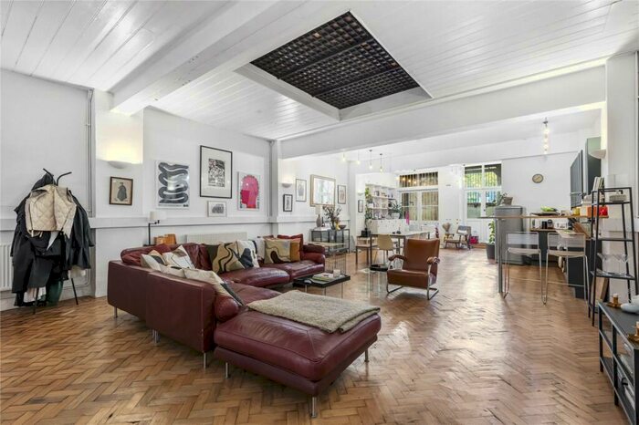 1 Bedroom Apartment To Rent In Cross Street, London, N1