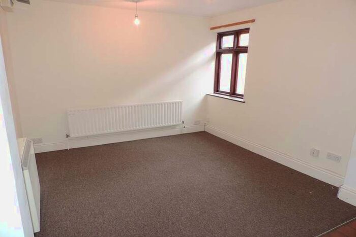 1 Bedroom Flat To Rent In New Street, Desborough, NN14
