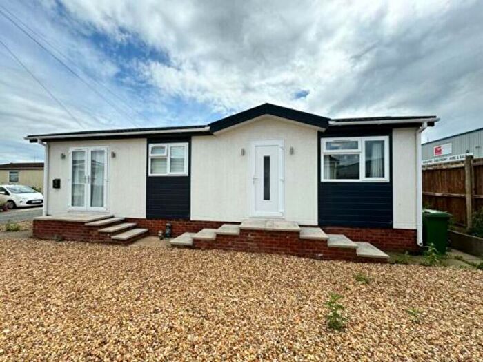 2 Bedroom Mobile Home For Sale In Fengate Mobile Home Park, Peterborough, PE1