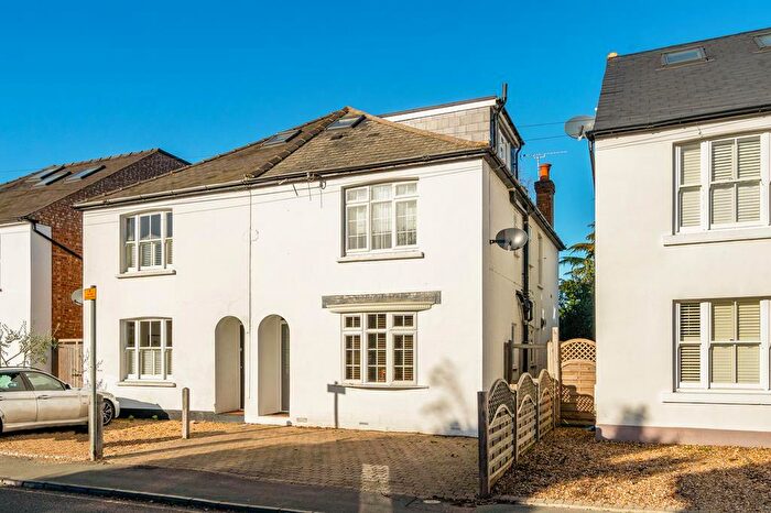 4 Bedroom Semi-Detached House To Rent In Cobham, KT11