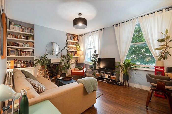 1 Bedroom Apartment For Sale In Lordship Lane, East Dulwich, London, SE22