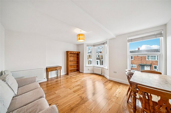 3 Bedroom Flat To Rent In Charlmont Road, London, SW17