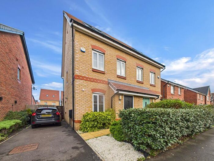 3 Bedroom Semi Detached House For Sale In Lightoaks Drive, Halewood, Liverpool., L26