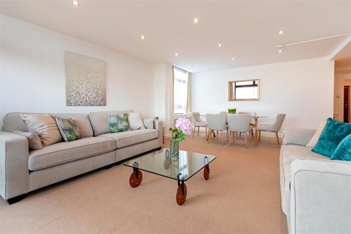 4 Bedroom Apartment To Rent In Lyndhurst Court, St John's Wood, NW8