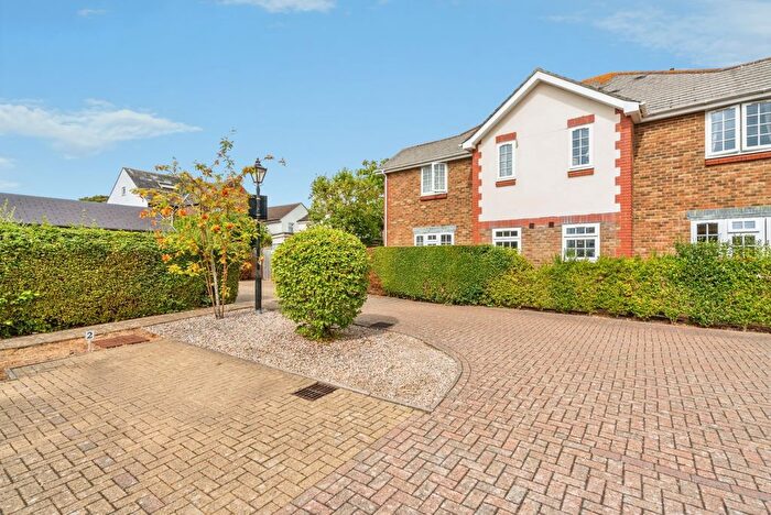 2 Bedroom Property To Rent In Berkeley Mews, Chichester, PO19
