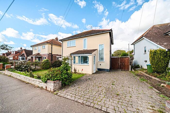 3 Bedroom Detached House For Sale In South Drive, Felpham, PO22