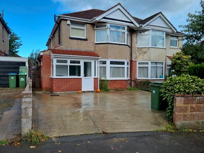 6 Bedroom Detached House To Rent In Kitchener Road, Highfield, Southampton, SO17