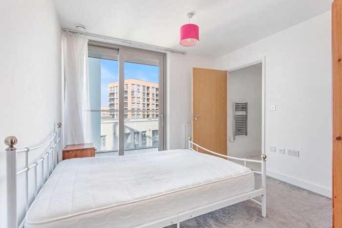 2 Bedroom Flat To Rent In Cornmill Lane, Lewisham, London, SE13