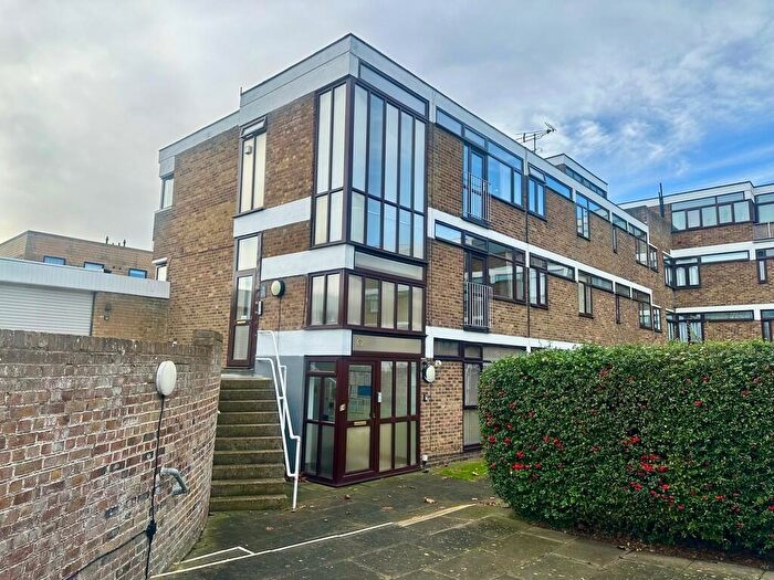 2 Bedroom Apartment For Sale In Gainsboro Road, Birchington, CT7