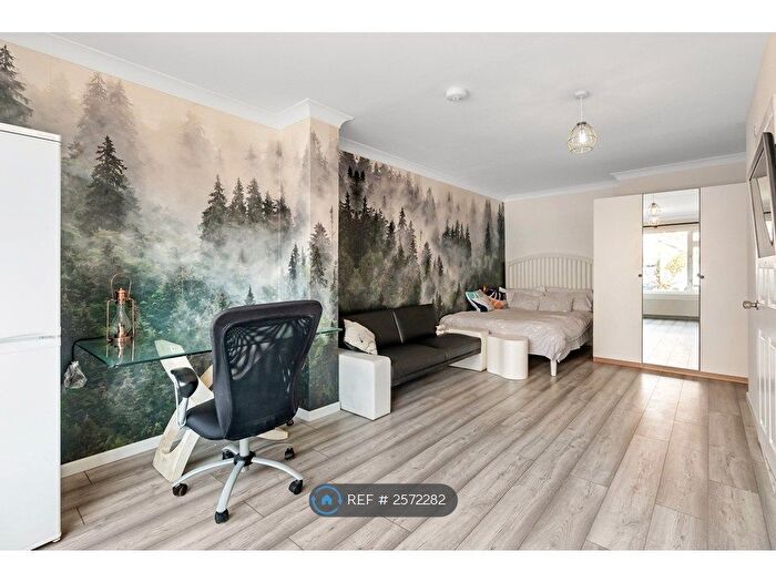 Studio To Rent In Bourne Road, Cambridge, CB4