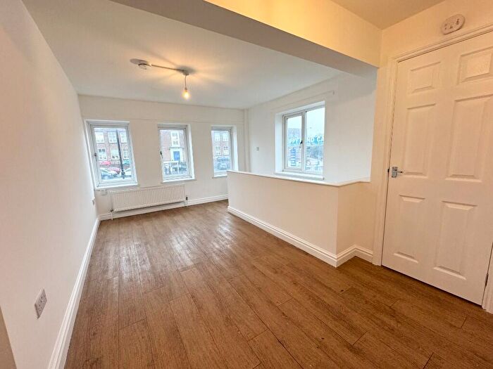 2 Bedroom Flat To Rent In Yardley Wood Road, Birmingham, B14