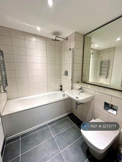 2 Bedroom Flat To Rent In Block C, Salford, M5