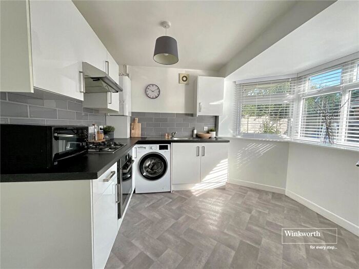 3 Bedroom Detached House For Sale In Somerford Avenue, Christchurch, Dorset, BH23