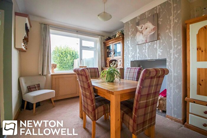 3 Bedroom Terraced House For Sale In Clinton Rise, Gamston, DN22