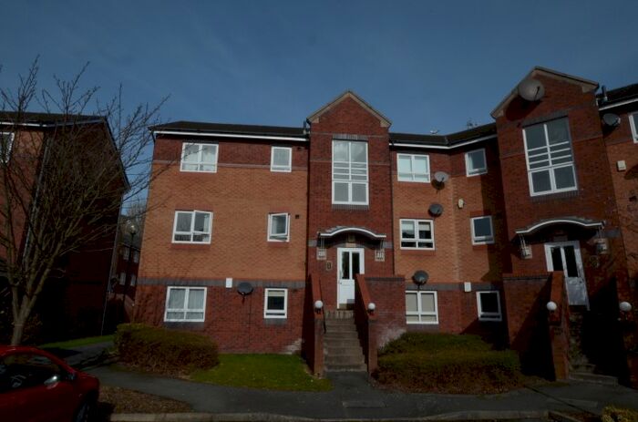 2 Bedroom Apartment To Rent In Princes Gardens, L3