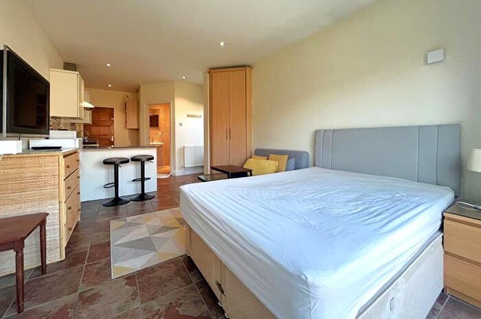 Studio To Rent In Walton On Thames, Surrey, KT12