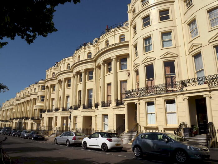 1 Bedroom Flat To Rent In Brunswick Square, Hove, BN3