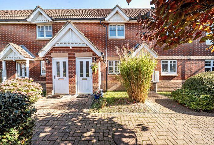 2 Bedroom Flat For Sale In Barretts Road, Dunton Green, Sevenoaks, Kent, TN13