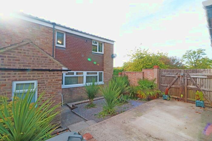 3 Bedroom End Of Terrace House To Rent In Cambrian Way, Basingstoke, RG22
