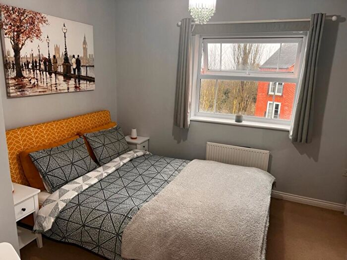 2 Bedroom Flat For Sale In Walkers Way, Roade, Northampton, NN7