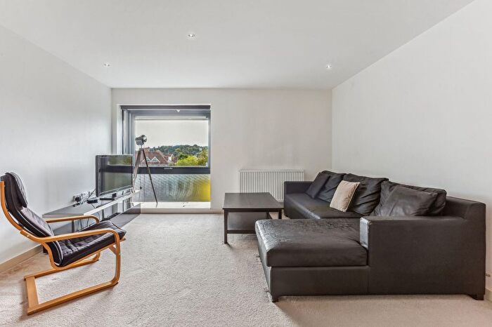 2 Bedroom Flat To Rent In Alexandra Terrace, Guildford, Surrey, GU1
