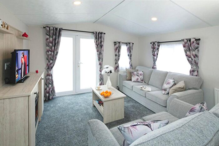 2 Bedroom Caravan For Sale In Great North Rd, Scrooby, DN10
