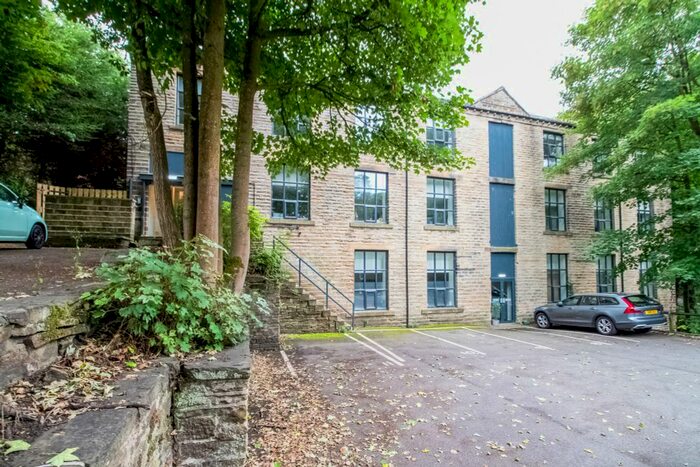 2 Bedroom Flat To Rent In Green Lane, Holmfirth, HD9