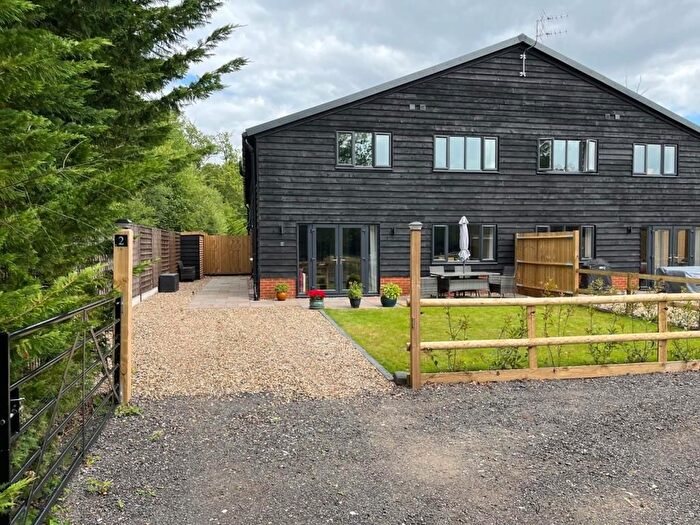 3 Bedroom Semi-Detached House To Rent In Wokingham, Berkshire, RG40