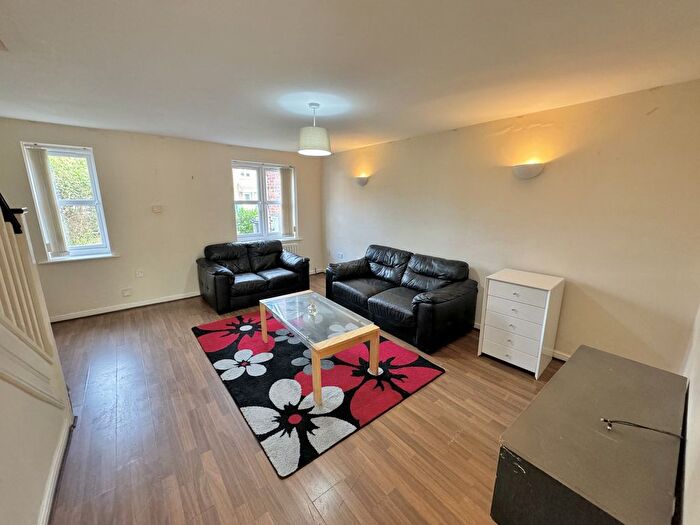 3 Bedroom Semi-Detached House To Rent In Woodacre, Manchester, M16