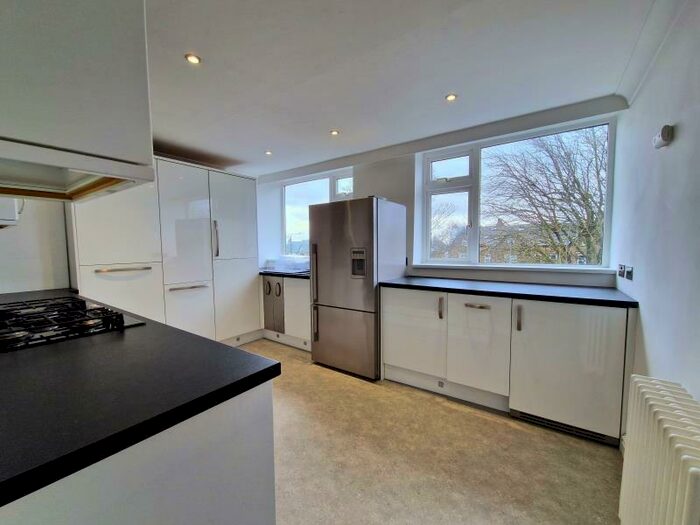 2 Bedroom Apartment To Rent In Street Lane, Roundhay, Leeds, LS8