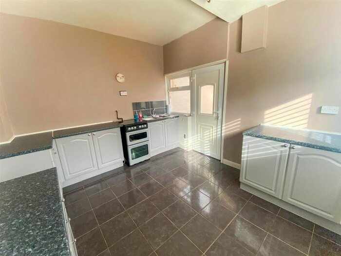 3 Bedroom Semi-Detached House To Rent In Newcombe Road, Earlsdon, Coventry, CV5