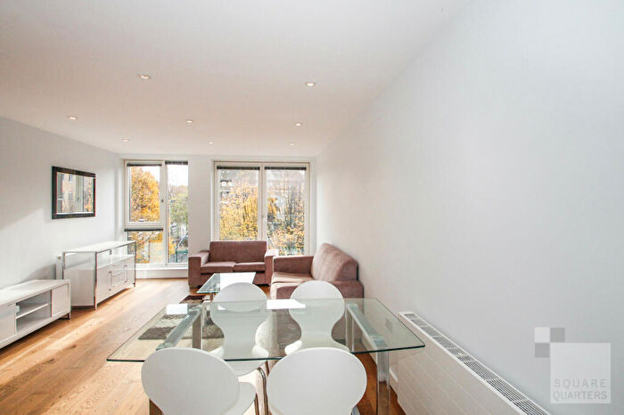 3 Bedroom Flat To Rent In Heneage Street, Shoreditch, E1