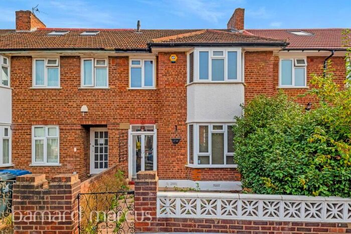 3 Bedroom Property To Rent In St. Andrews Road, London, W3