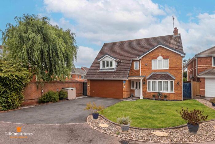 4 Bedroom Detached House For Sale In Preston Drive, Daventry, West Northamptonshire, NN11
