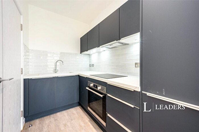 1 Bedroom Flat To Rent In Silbury Boulevard, Milton Keynes, Buckinghamshire, MK9